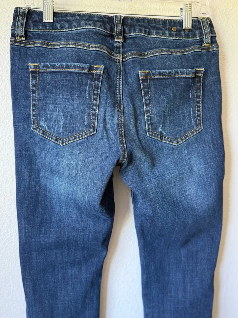 Cabi Straight Leg Jeans in Dark Blue Wash, EUC, Size 4, High Rise - Picture 6 of 9